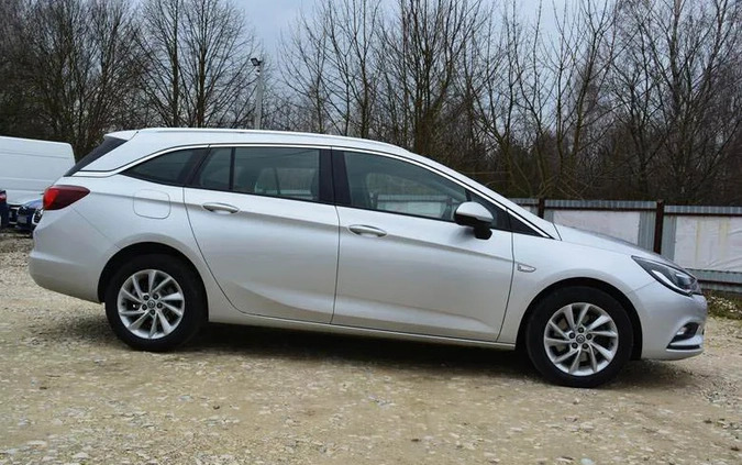 Opel Astra cena 54900 przebieg: 137000, rok produkcji 2018 z Tarnowskie Góry małe 466